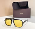TOM FORD Sunglasses MODEL TF884 SIZE 60-18-140